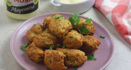 Buñuelos de patata y atún