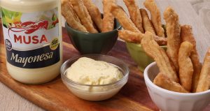 churros salados con mayonesa al parmesano