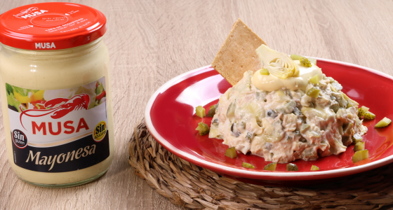 Ensaladilla de alcachofas y pepinillos