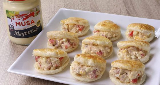 Bocaditos de Hojaldre Rellenos de Atún