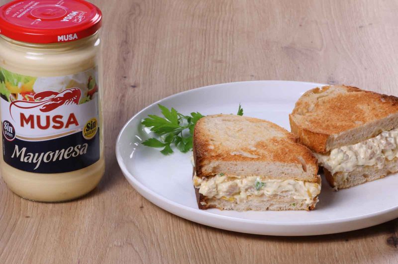Sándwich especial de pollo