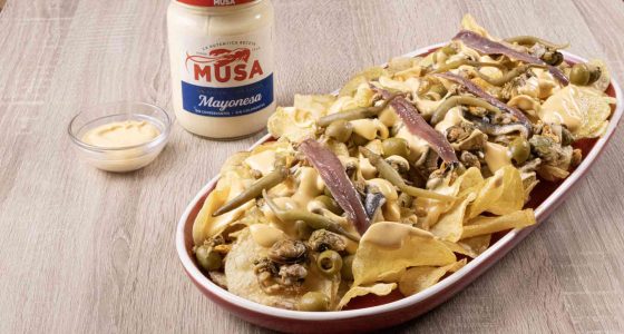 Snack de patatas fritas y conservas con Mayonesa Musa