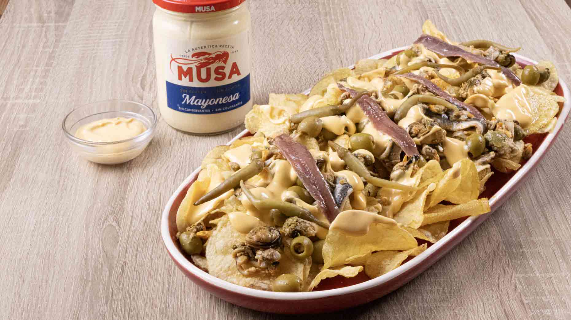 Snack de patatas fritas y conservas con Mayonesa Musa