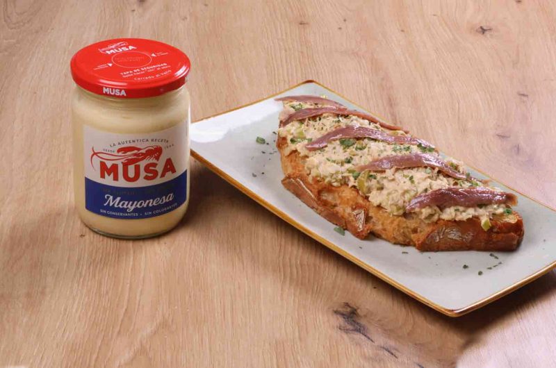 Tosta de bonito y anchoa con Mayonesa Musa