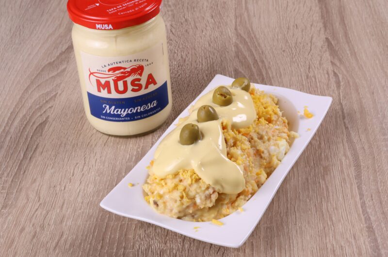 Ensaladilla clásica de patata y atún