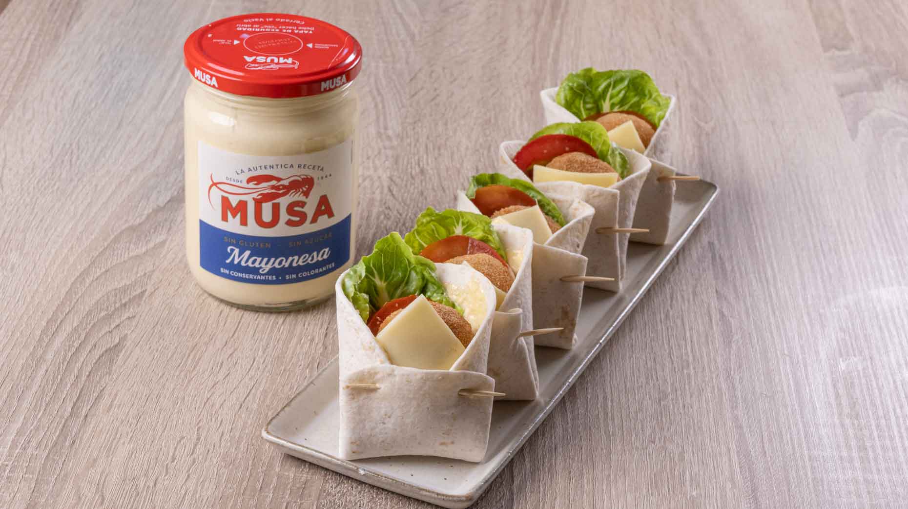 Mini wraps de pollo preparados con Mayonesa Musa.